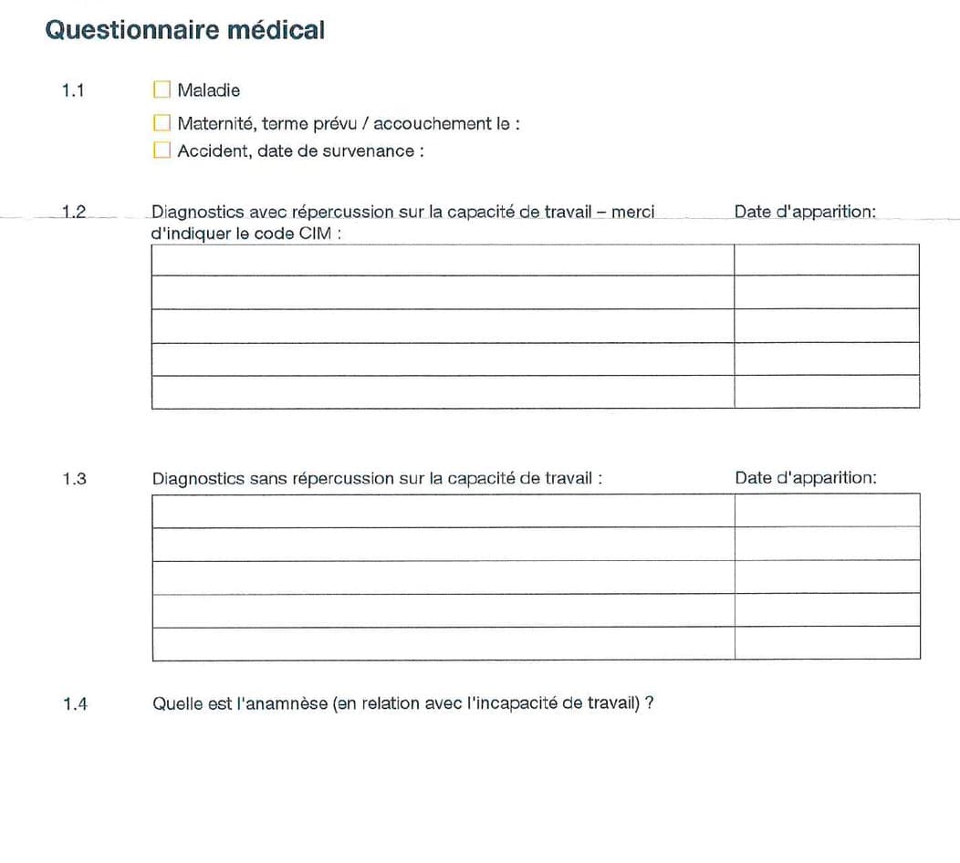 Leerer eingescannter Arztfragebogen einer Versicherung mit leeren Kästchen und leeren Diagnosetabellen.